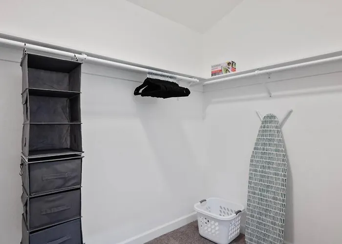 5 Miles From Downtown - Pool Apartment Phoenix