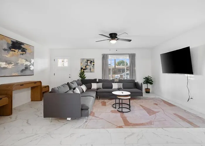 5 Miles From Downtown - Pool Phoenix