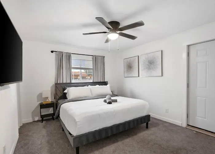 Apartment 5 Miles From Downtown - Pool *