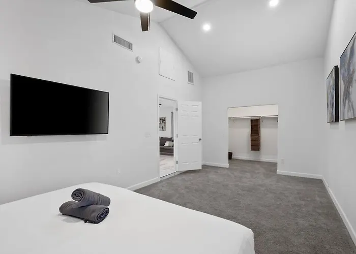 5 Miles From Downtown - Pool * Phoenix