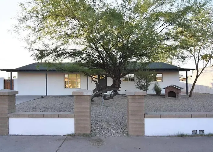 5 Miles From Downtown - Pool Phoenix