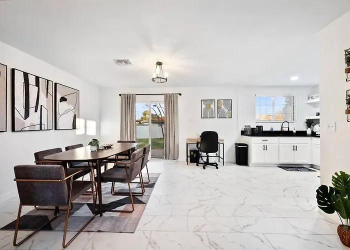 Apartment 5 Miles From Downtown - Pool *